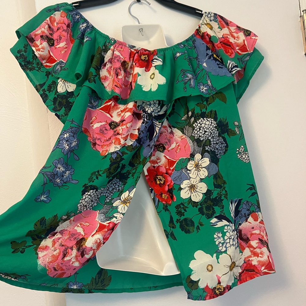 Floral Off-Shoulder blouse